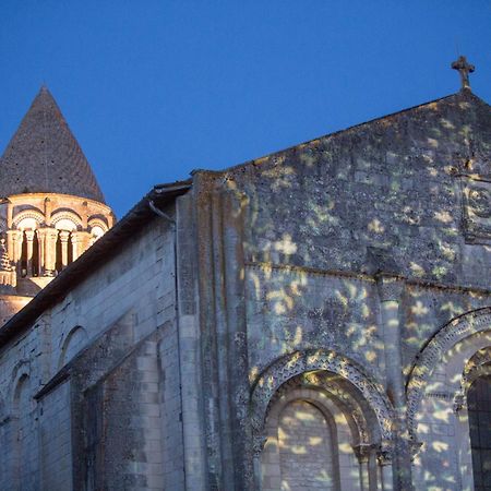 Les Chambres De L'Abbaye Saintes Exteriör bild