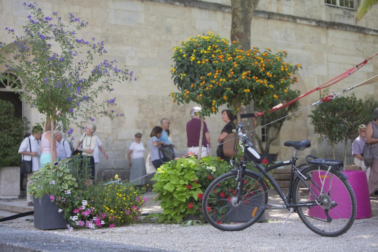 Les Chambres De L'Abbaye Saintes Exteriör bild