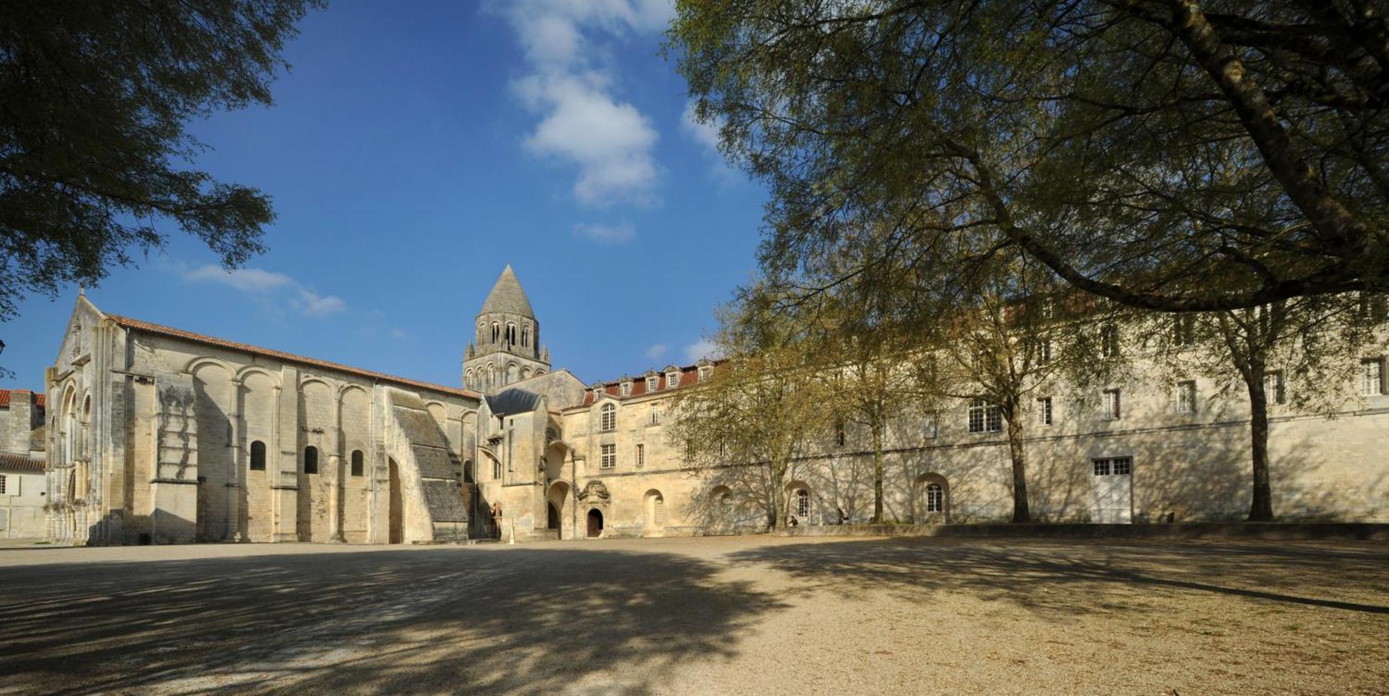 Les Chambres De L'Abbaye Saintes Exteriör bild