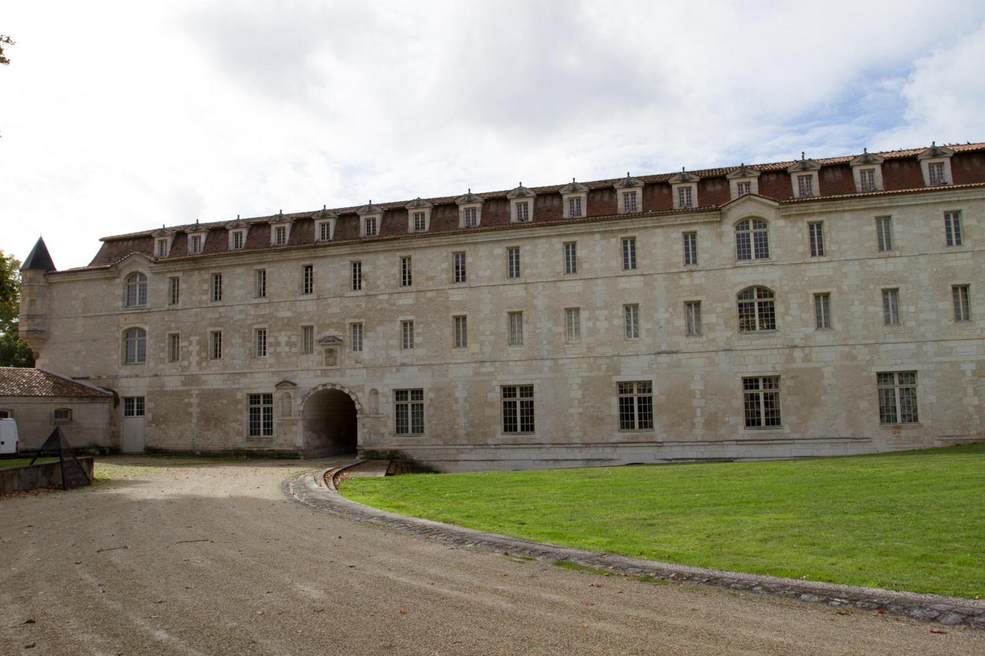Les Chambres De L'Abbaye Saintes Exteriör bild