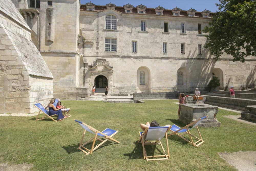 Les Chambres De L'Abbaye Saintes Exteriör bild
