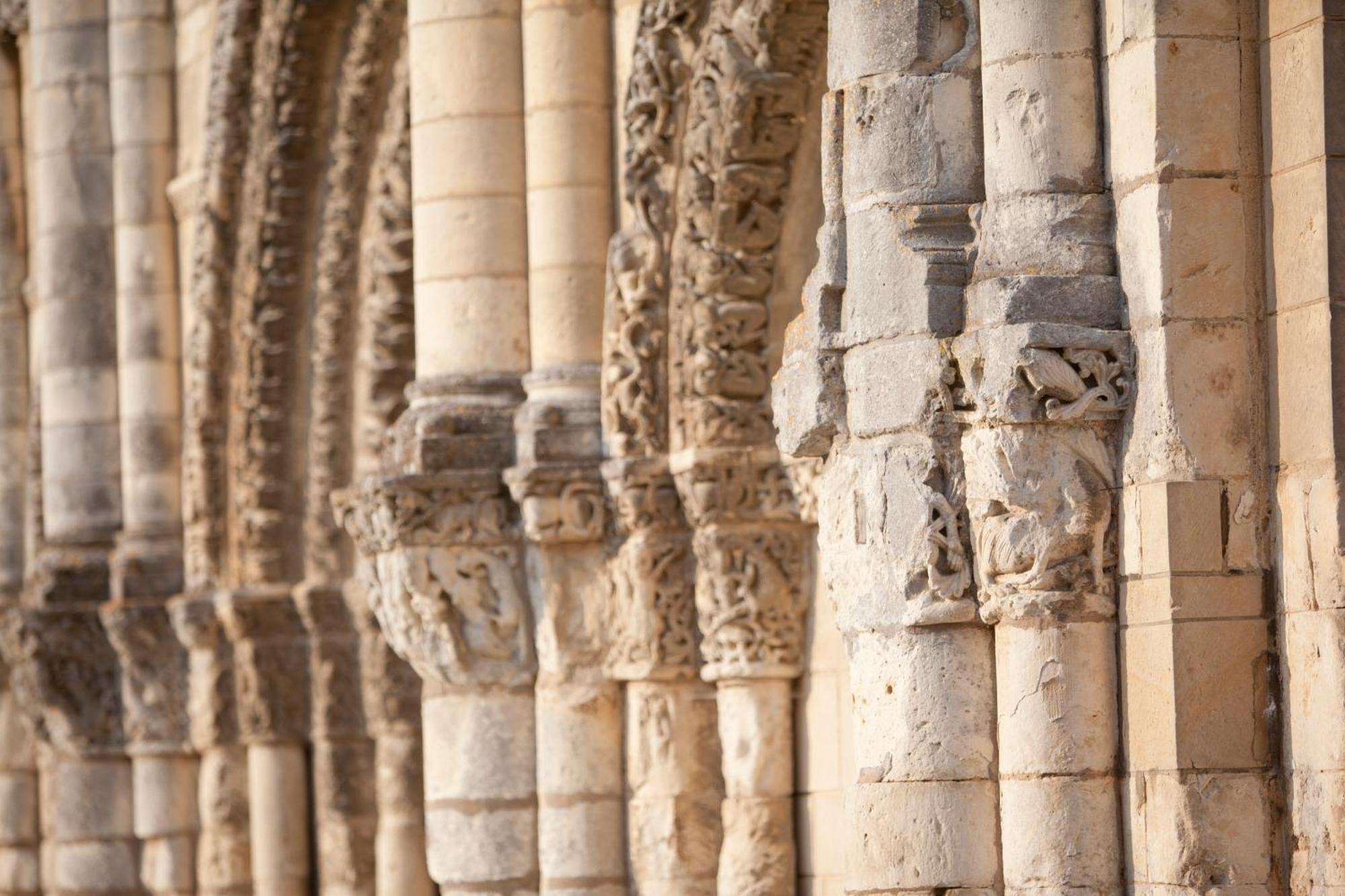 Les Chambres De L'Abbaye Saintes Exteriör bild