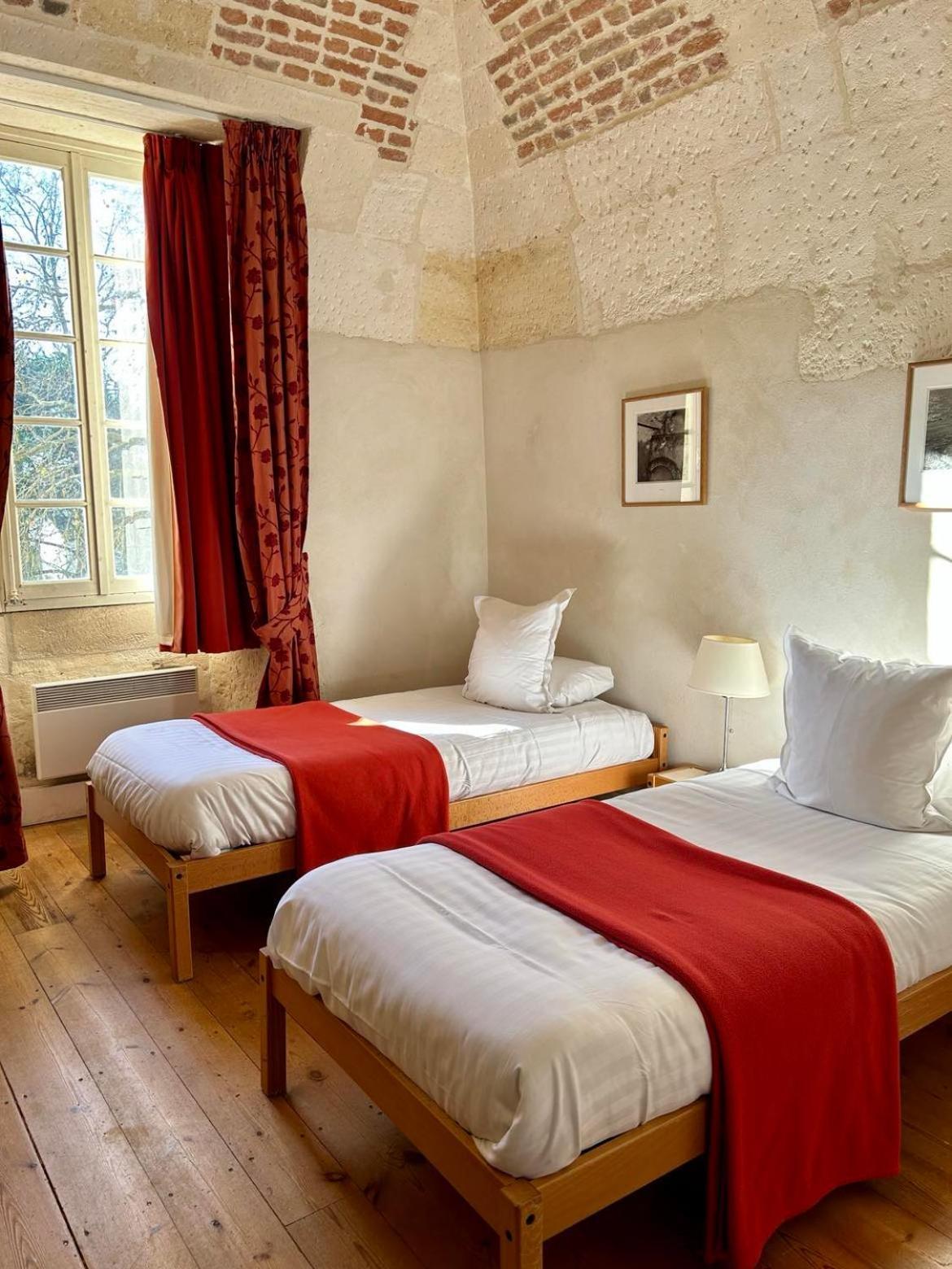 Les Chambres De L'Abbaye Saintes Exteriör bild