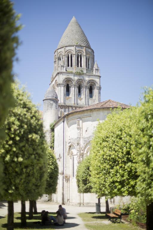 Les Chambres De L'Abbaye Saintes Exteriör bild