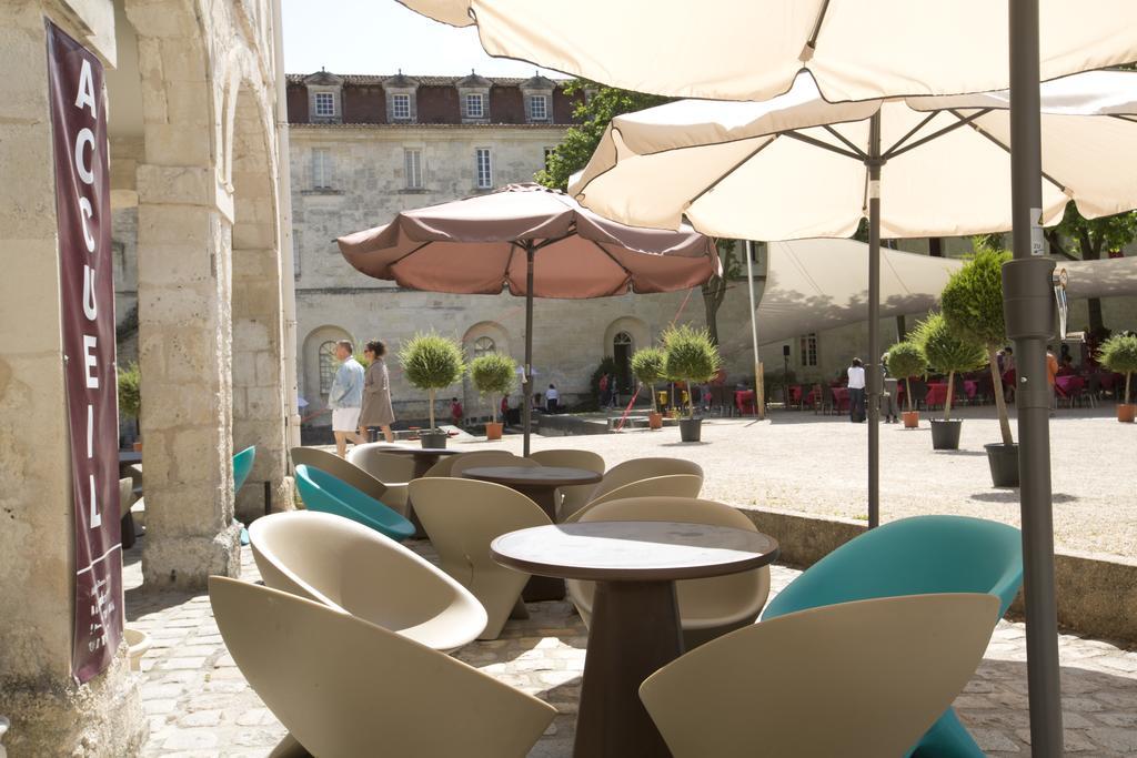Les Chambres De L'Abbaye Saintes Exteriör bild