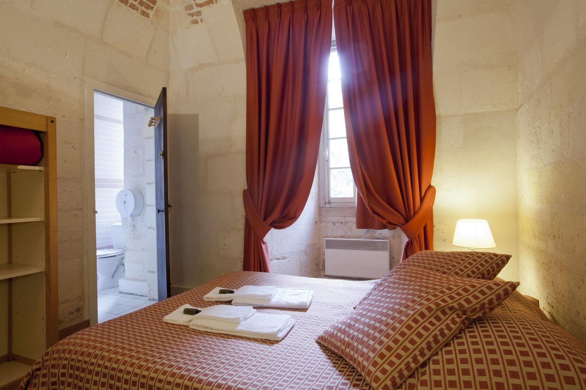 Les Chambres De L'Abbaye Saintes Exteriör bild