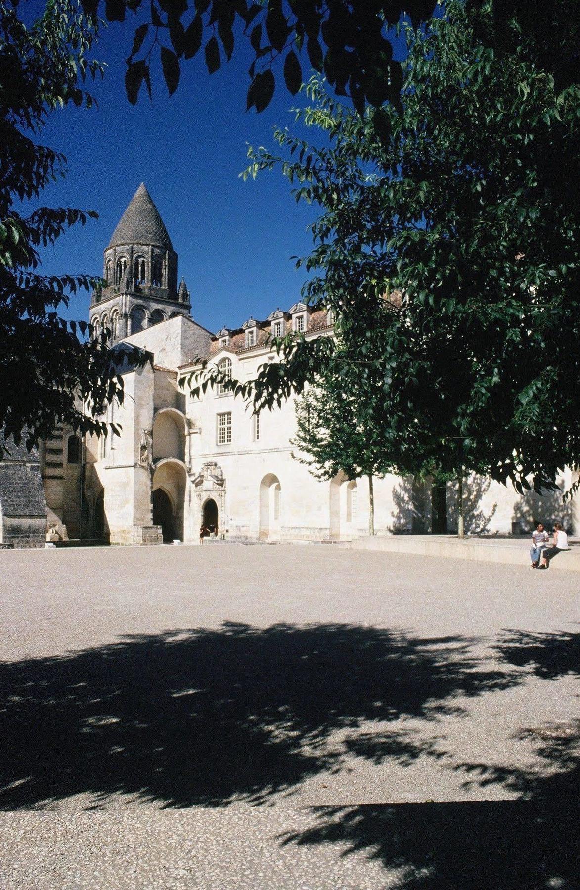 Les Chambres De L'Abbaye Saintes Exteriör bild